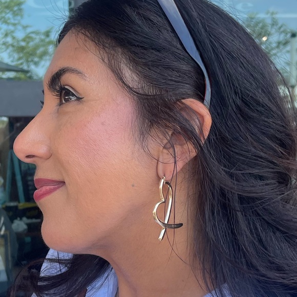 Luxe Vday Valentine’s Day heart Loop Earrings - Picture 9 of 9